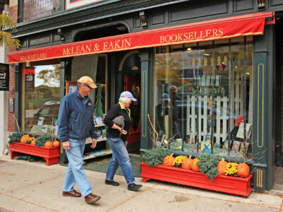 Giving Thanks in November. Sidewalk Shopping