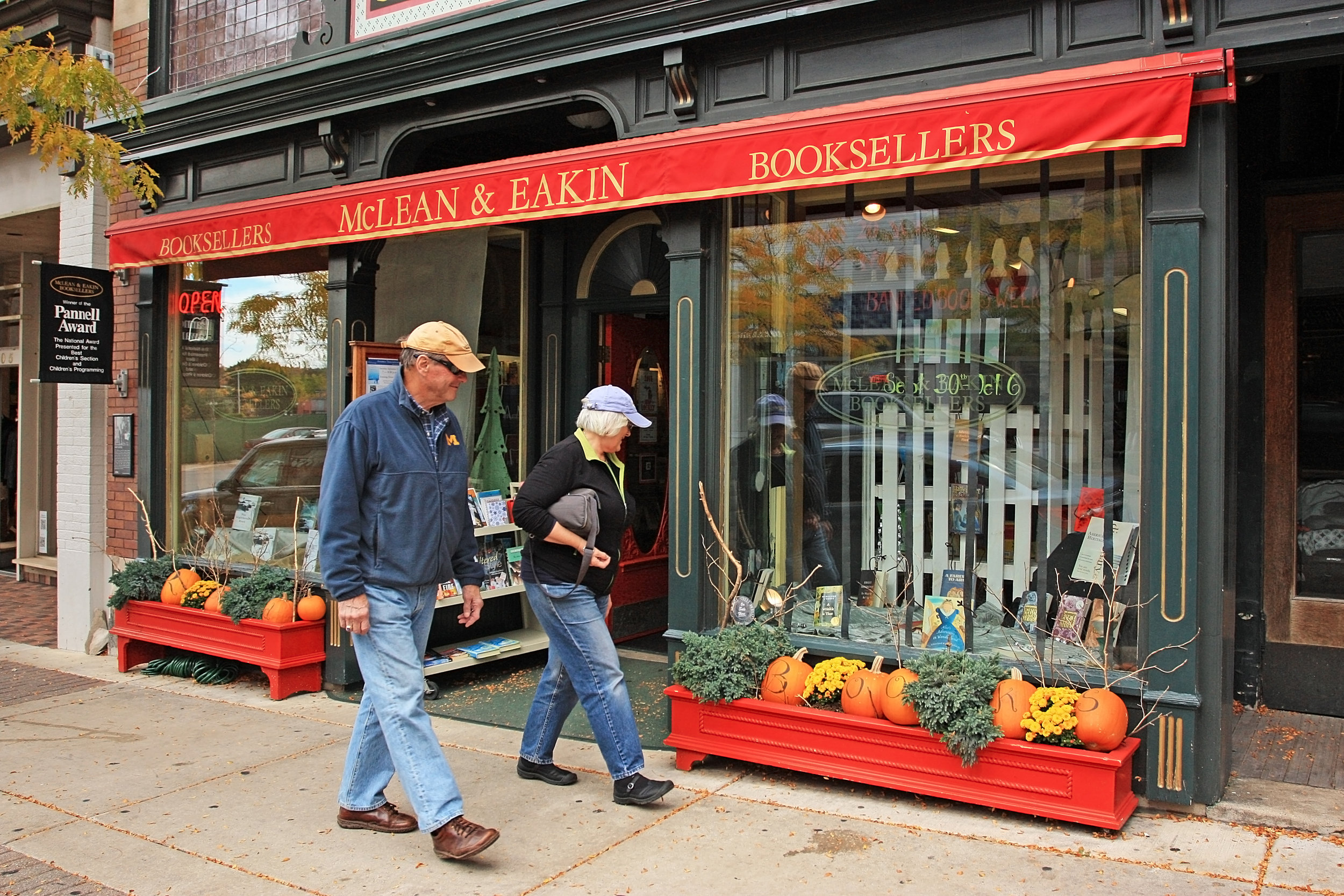 Giving Thanks in November. Sidewalk Shopping