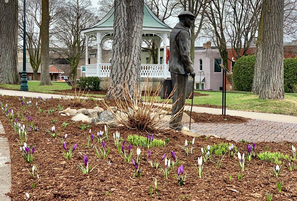 A statue to Ernest Hemingway in a park in Petoskey, Michigan