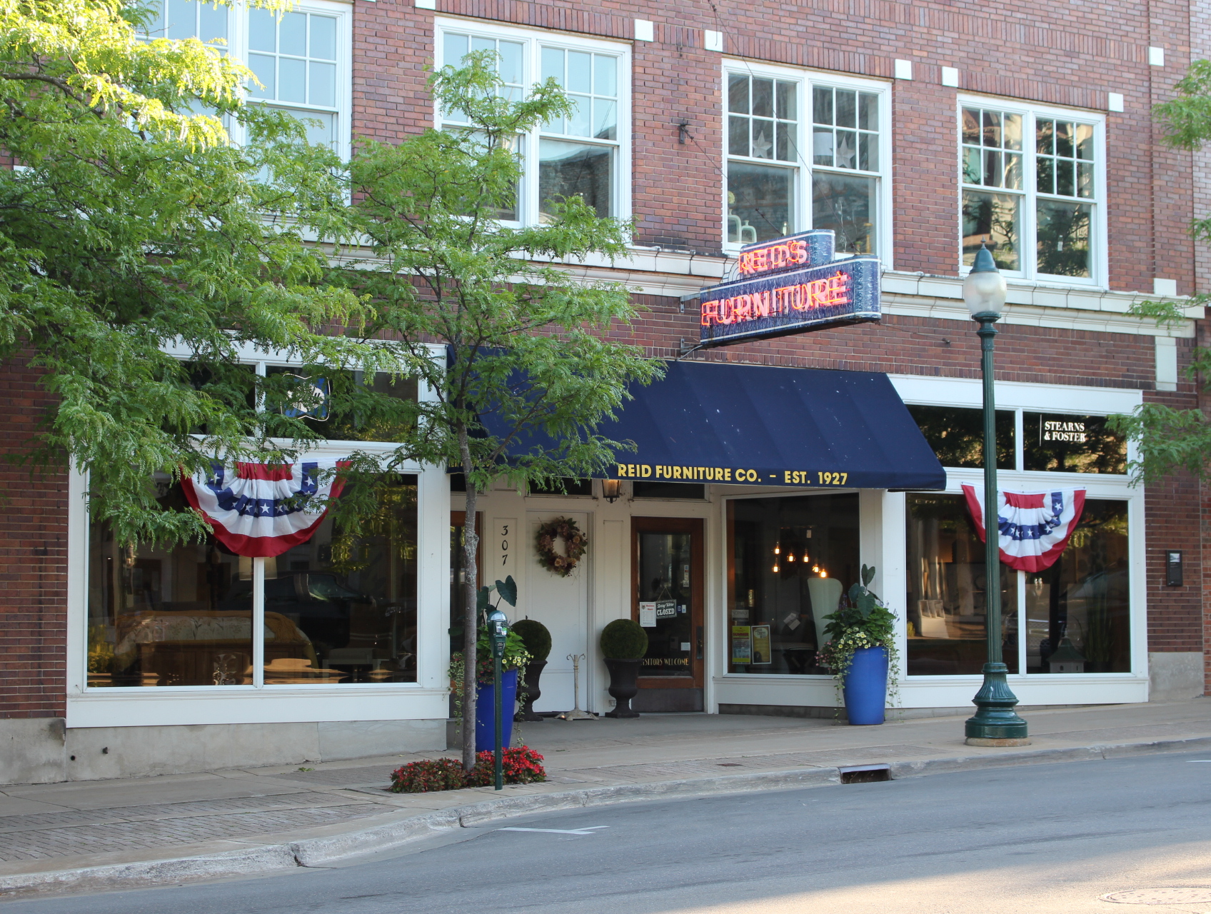 reid-furniture-downtown-petoskey