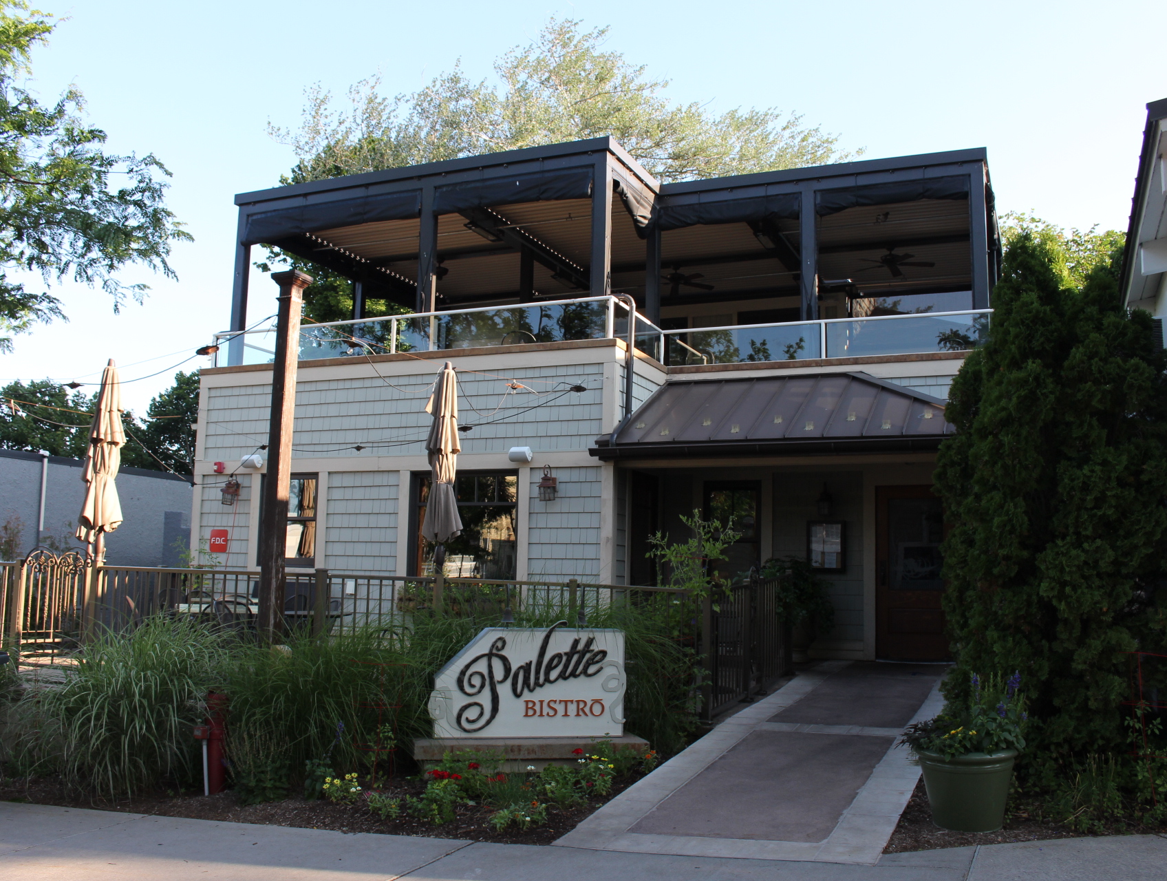 pallette-bistro-downtown-petoskey