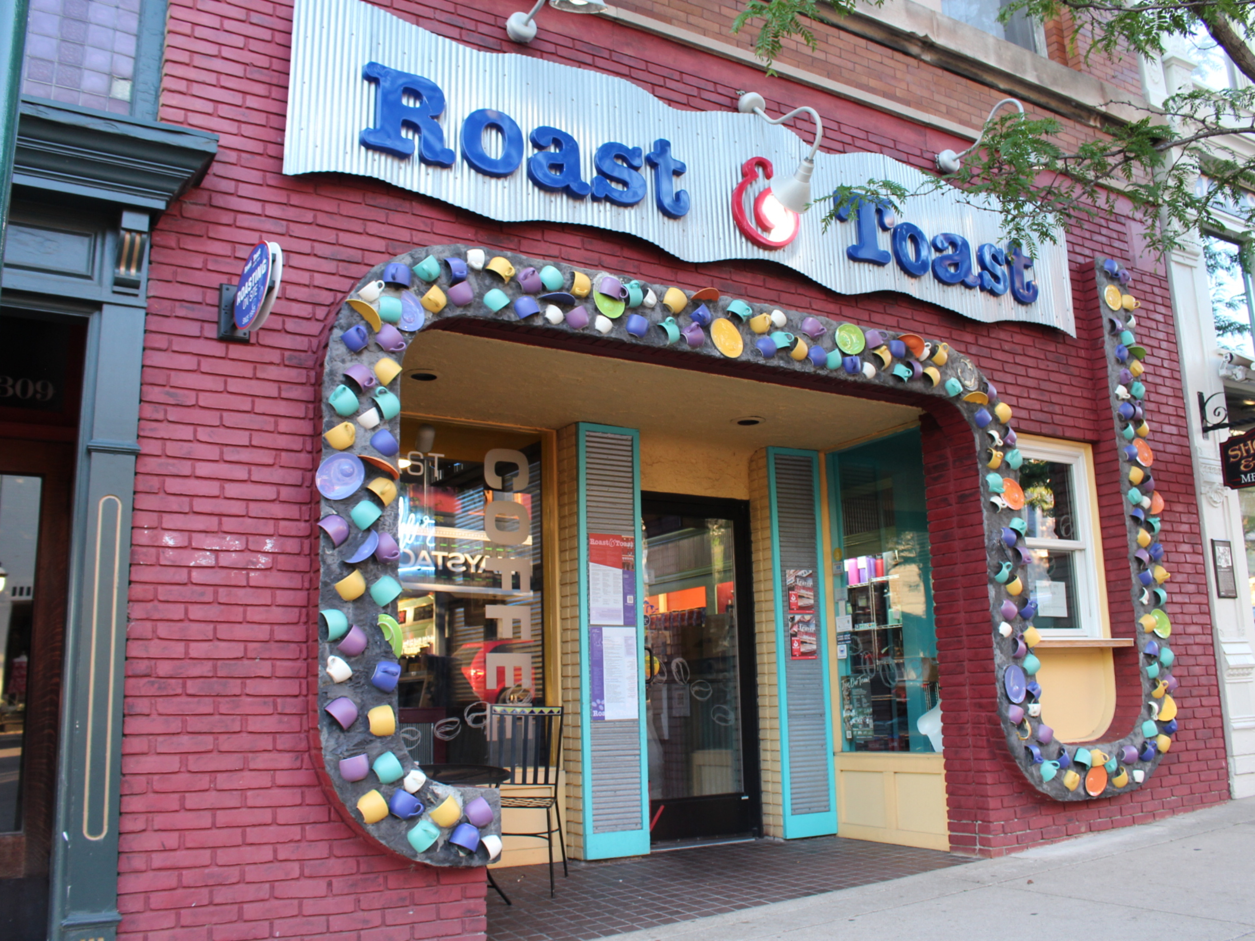 roast-toast-downtown-petoskey
