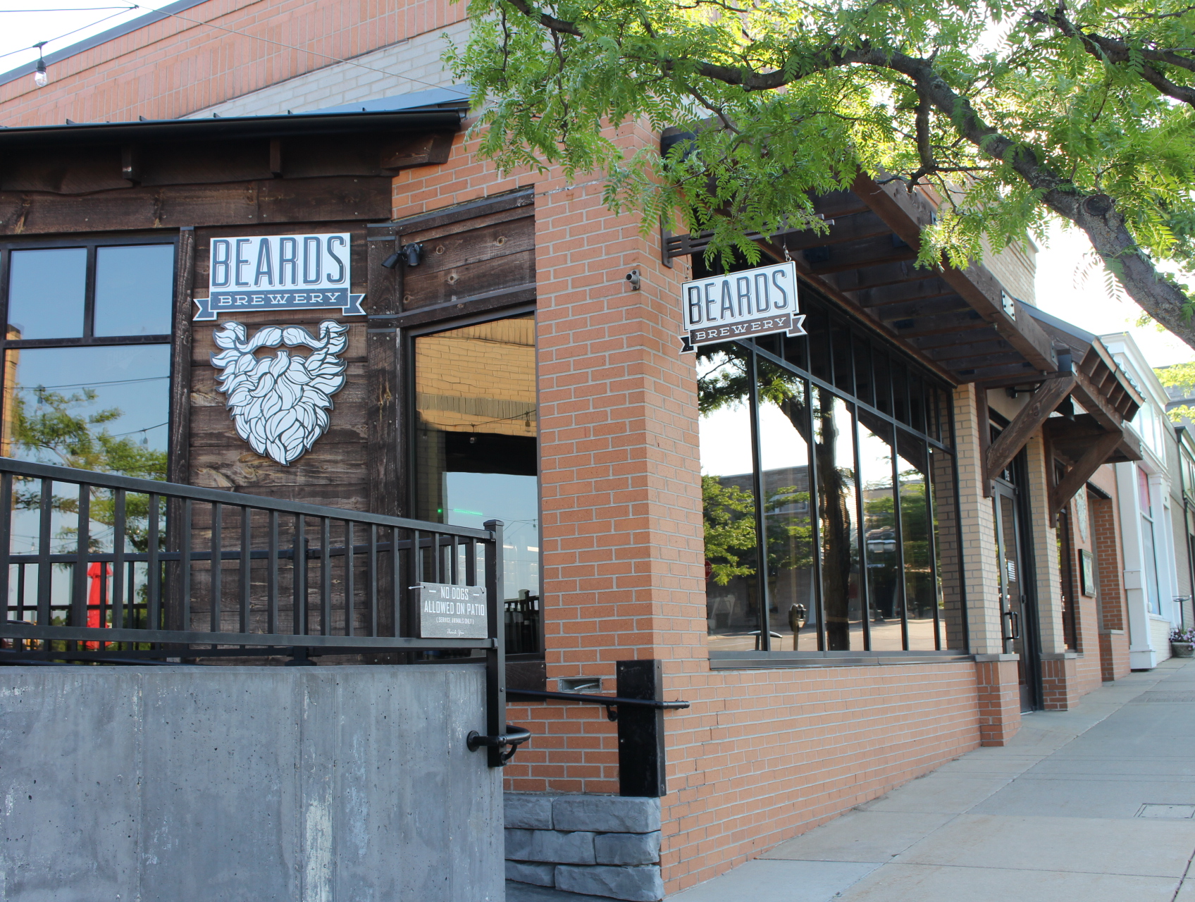 beards-brewery-downtown-petoskey