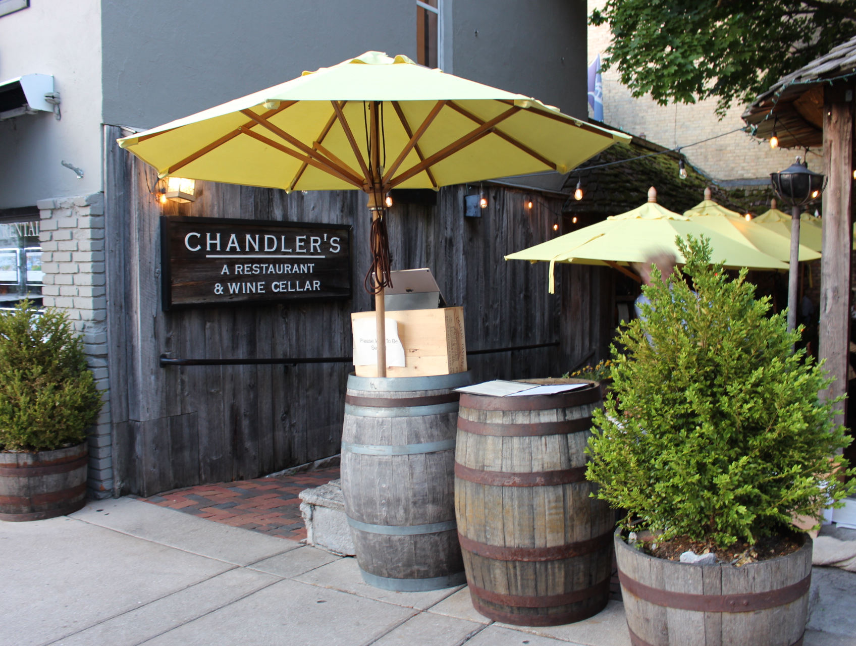 chandlers-restaurant-downtown-petoskey