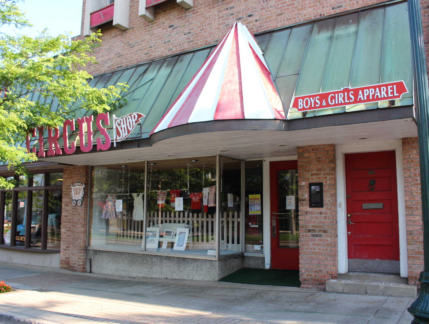 circus-shop-childrens-apparel-downtown-petoskey