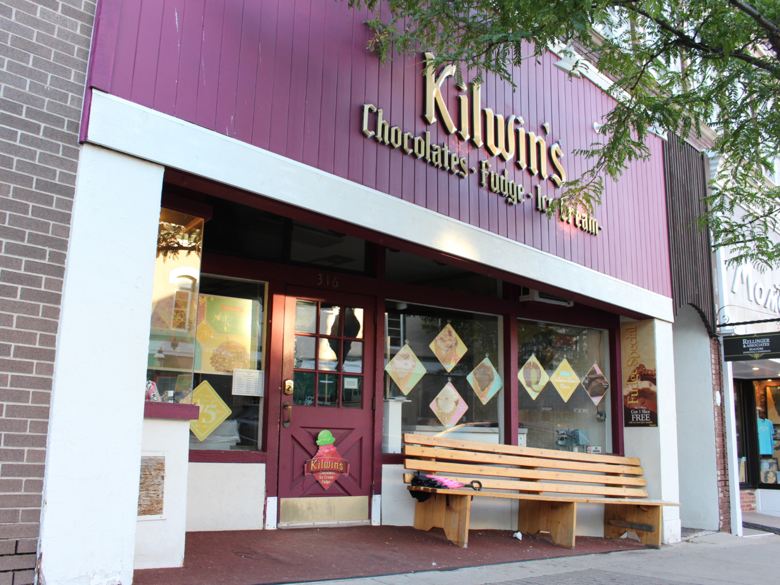 kilwins-ice-cream-downtown-petoskey