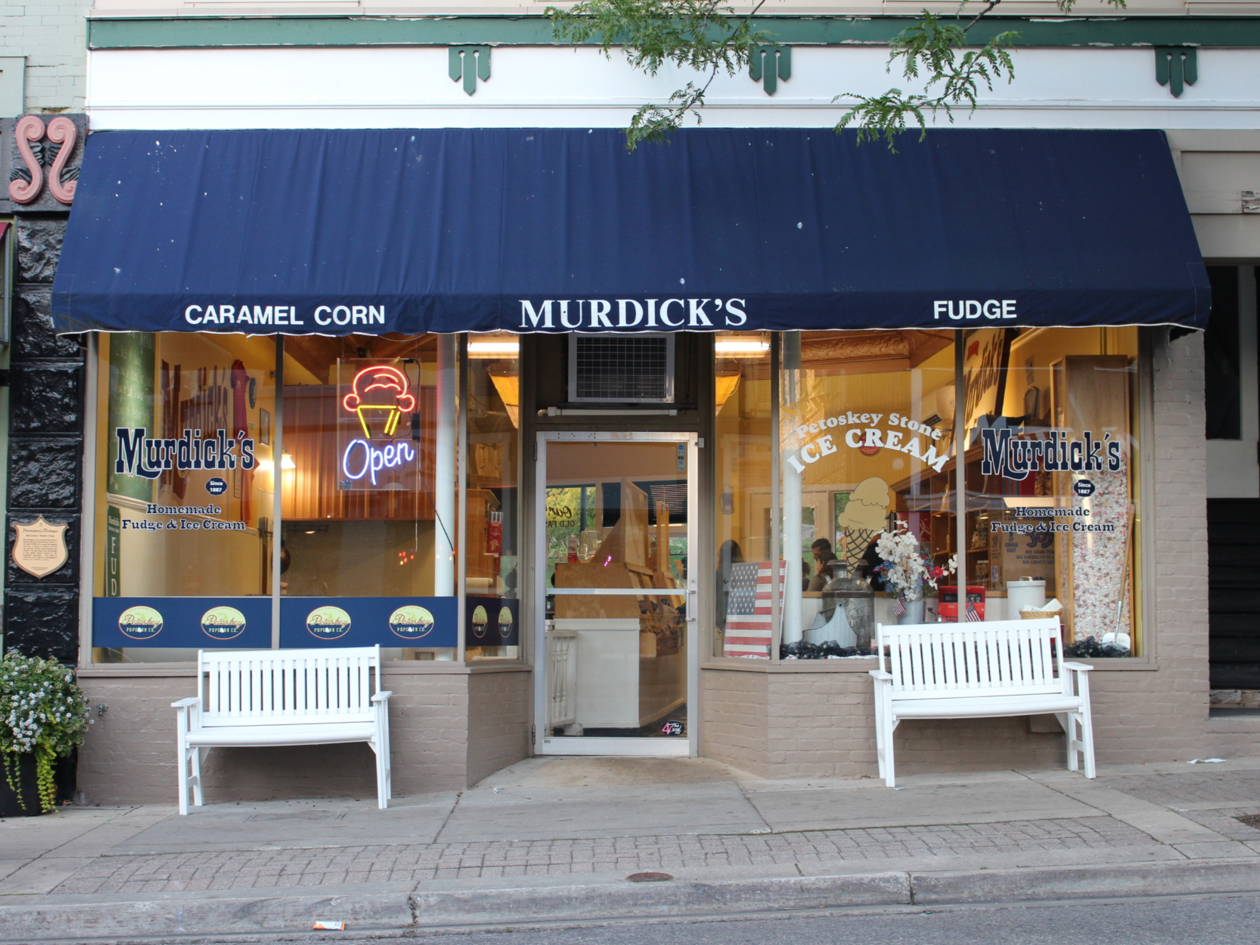 murdicks-fudge-downtown-petoskey