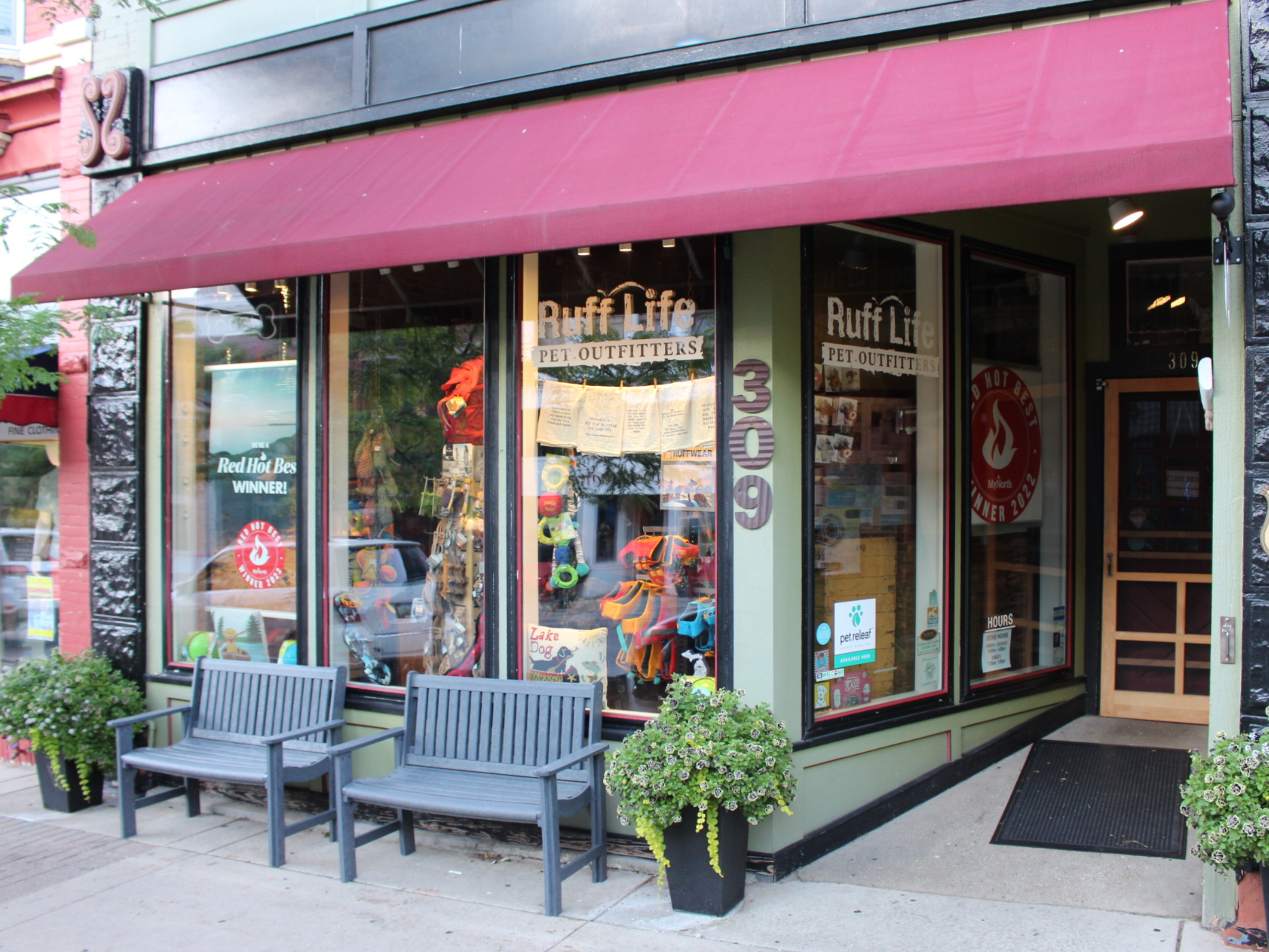 ruff-life-pet-outfitters-downtown-petoskey