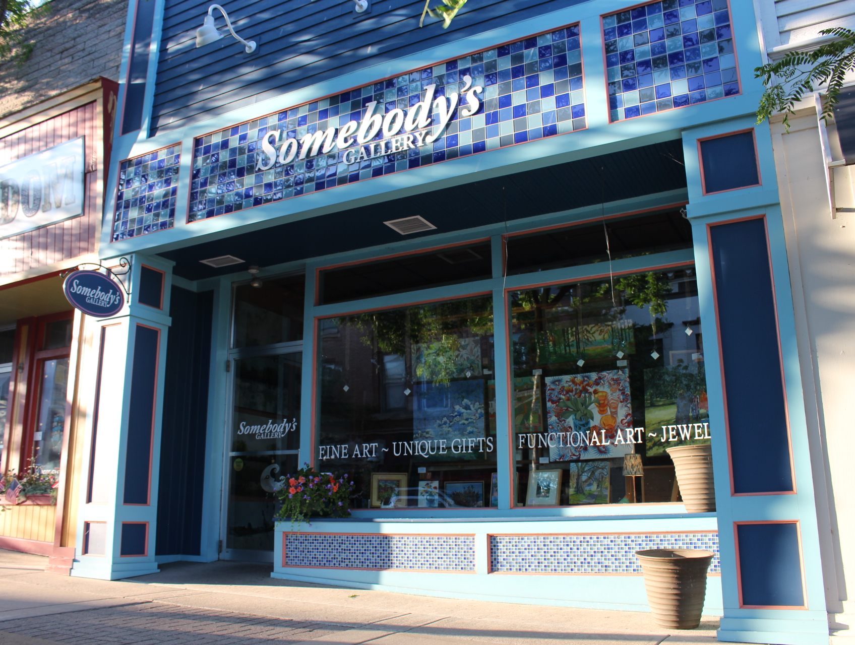 somebodys-gallery-downtown-petoskey