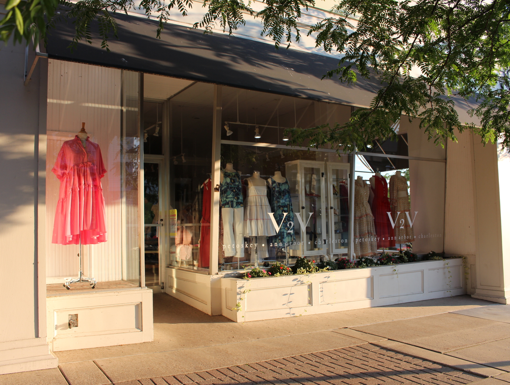 v2v-clothing-downtown-petoskey